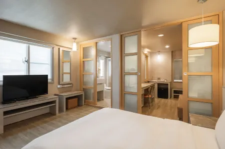 Kindness Hotel (Kaohsiung Hanshen) Отели рядом с достопримечательностью «Zhengfeshe»