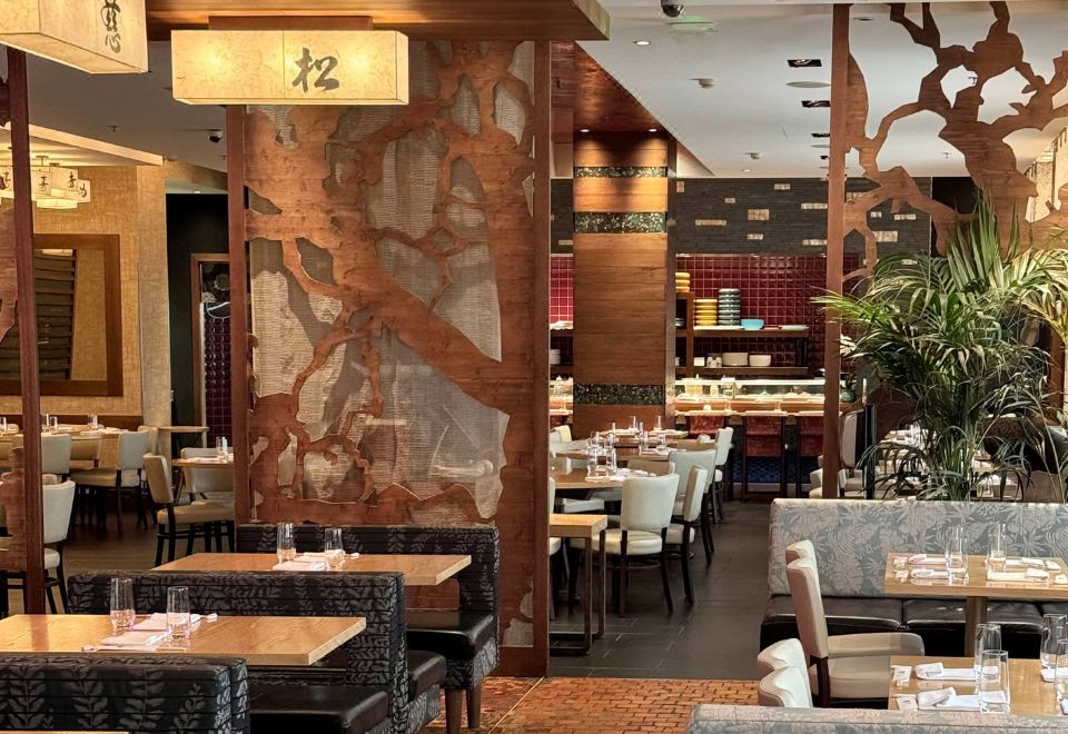 켐핀스키 호텔 코르비누스 부다페스트 수영장