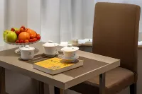 YI LIANG NEW CENTURY LUXURY HOTEL Các khách sạn gần Yiliang Gymnasium