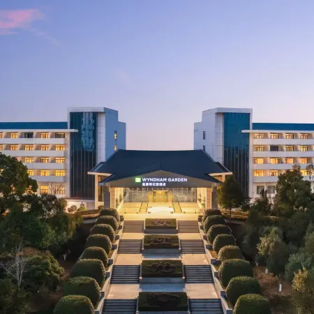 WYNDHAM GARDEN QIANJIANG DOWNTOWN