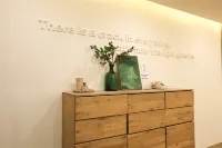 Lemon Hotel
