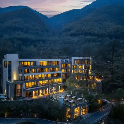 Yunbanjian Yeshe Jingshe Holiday Hotel Hotels near Donglingcun