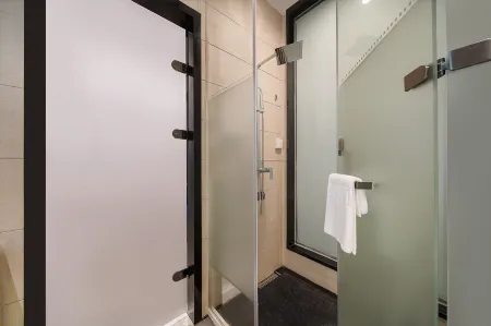 Lianjiang Fengying Hotel (Yinghua Garden Yuexin Square Branch, Tangshan Mountain Scenic Area)