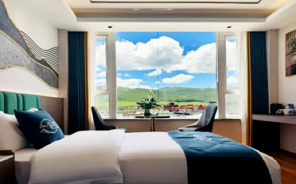 富饒阿壩ホテル（多美林卡國家湿地公園）