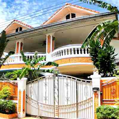 JOOPLAND Luxury Pool Villa Pattaya Walking Street 6 Bedrooms Hotel Exterior