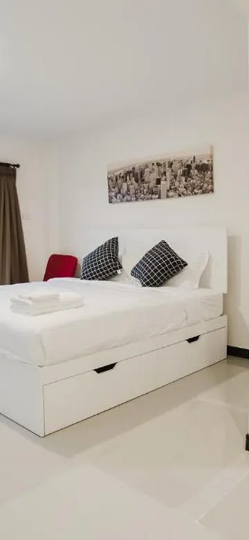 ห้องดีลักซ์ เตียงใหญ่ 1 เตียง