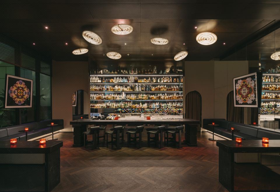 2. 몬드리안 싱가포..