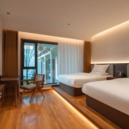 Delingha Chushan Yunjv Homestay (Olympic Plaza)