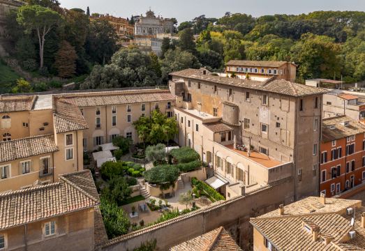 3. 도나 카밀리아 ..