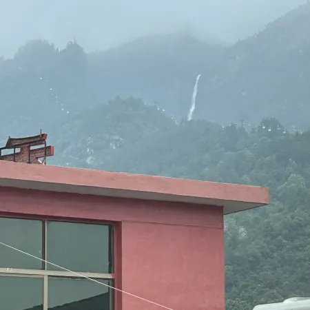 Lunan Bieyuan Homestay (Lushan Scenic Area Xiufeng Scenic Spot)