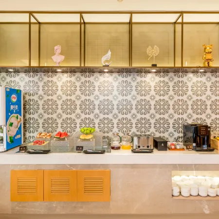 Vienna International Hotel (Linyi Taisheng Square Wanxianghui Store)