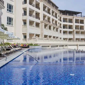 MCollection - Scenic Tagaytay Getaway with Taal Views