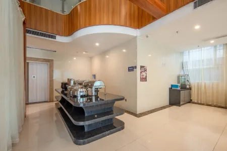 Urba Hotel Отели рядом со станцией Zhanjiang West Railway Station