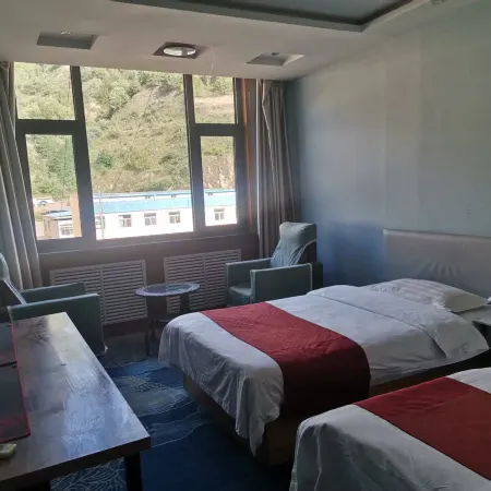 Wuqi Jiujiuhong Hotel