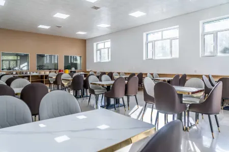 Yayue Hotel (Hami City Yingbin Avenue) Отели в г. Хами