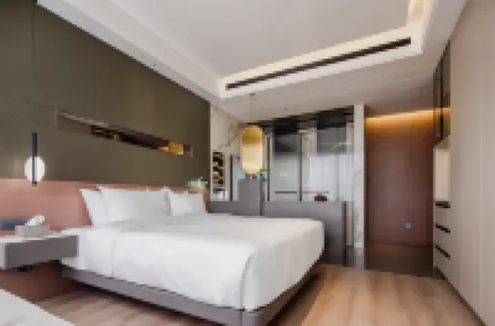 郡德里·莫幹環山野奢·設計師無邊泳池溫泉Garden美宿