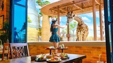 Oleborg Giraffe Manor Hotel Отели рядом с достопримечательностью «All Love Park Ocean Kingdom»