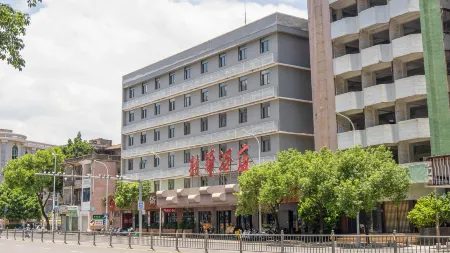 Xinhua Hotel Отели рядом с достопримечательностью «Xiaobeiyan»