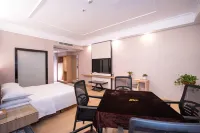 Vienna Hotel (Chibi Gaotiezhan) Hotels in Chibi