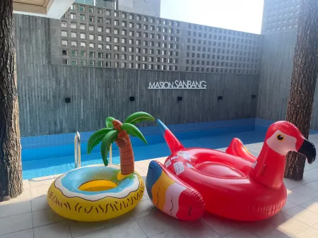 Masion Sanbang Jeju Отели рядом с достопримечательностью «Yongmeori Coast»