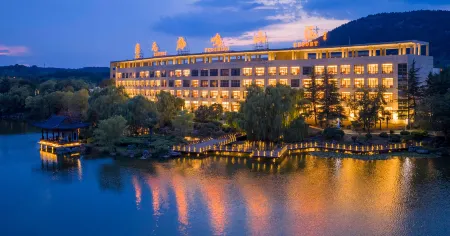 New Century Fengming Resort Отели рядом со станцией Zaozhuang Railway Station