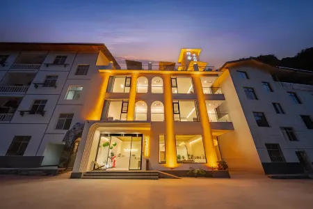 Luxury wilderness mountain villa Отели рядом с достопримечательностью «Muyu Town»