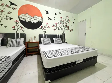 Semarang Inn Syariah Отели рядом с достопримечательностью «Централна джамия на Съмаранг»