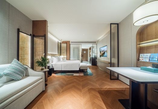 하이와이하이 바이나 호텔 외관 야경