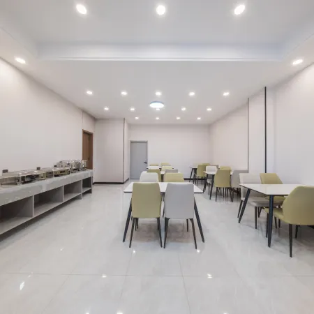 Luntai Yihai Hotel