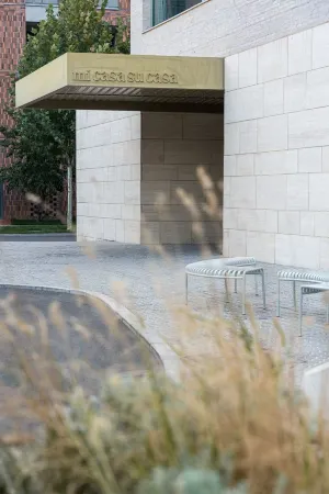 Anaya Friendship Home Club Hotel Отели рядом с достопримечательностью «Aranya Library»