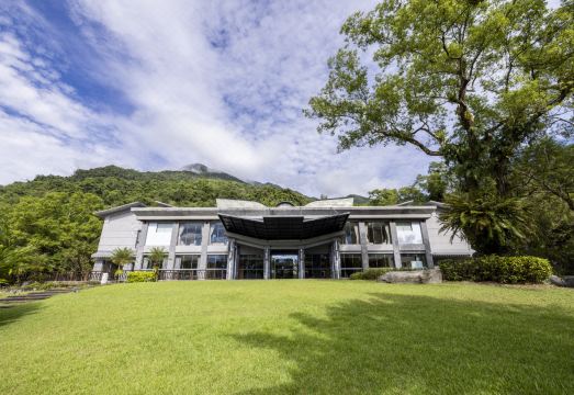 리조트 온천 시설