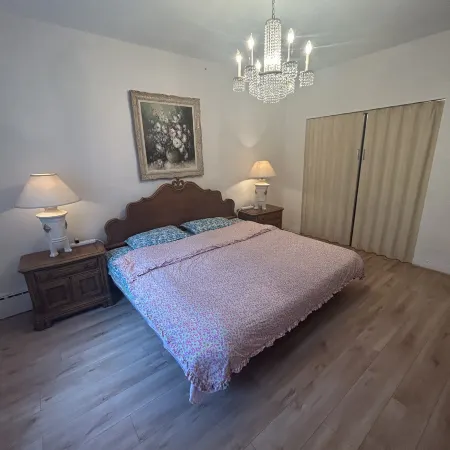 Edward's House Отели в г. Монреаль