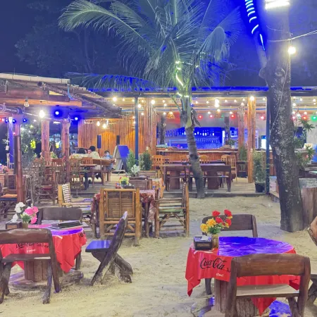 Lanta Island Resort Отели рядом с достопримечательностью «Ban Sala Dan Community School»