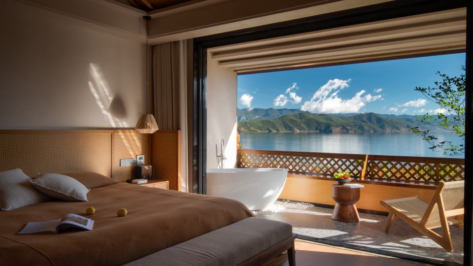 Lugu Lake suven Resort