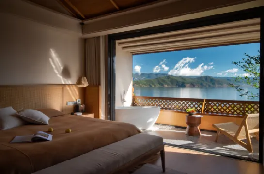 Lugu Lake suven Resort