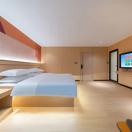 Longchuan Ouluo Light Luxury Hotel