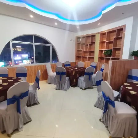 Libo Fashion Hotel (Lipu Central Square Branch)