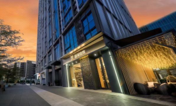 Rui Lan Ting · Cloud Giant Screen Light Residence