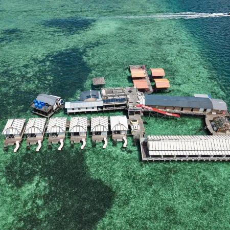 Vera Lavu Water Villa (24-Hour Chinese Housekeeper Service & Unlimited Snorkeling)