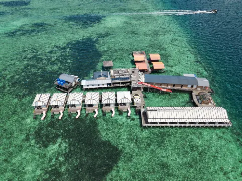 Vera Lavu Water Villa (24-Hour Chinese Housekeeper Service & Unlimited Snorkeling)