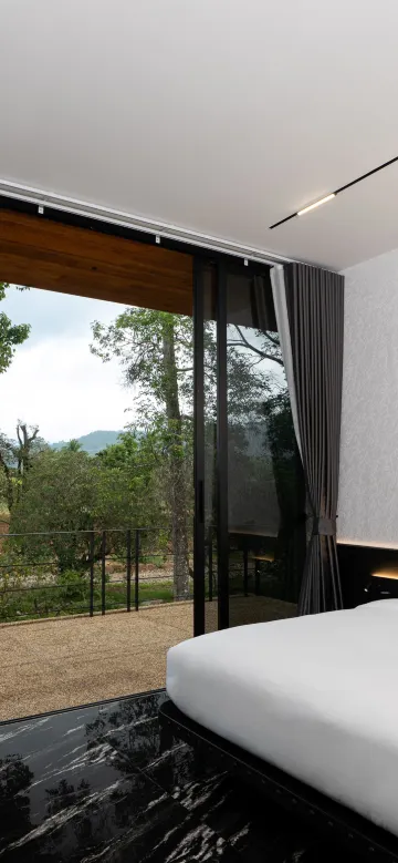 ห้องดีลักซ์ เตียงใหญ่ 1 เตียง