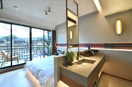 Lancui River View Homestay (Phoenix Ancient City Scenic Area Branch)