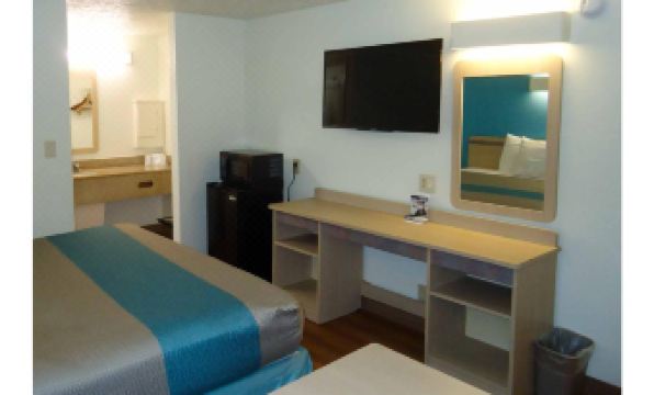 Motel 6 Columbus, MS