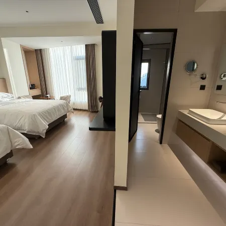 Shuoguo Hotel (Jianshui Purple Pottery Street)