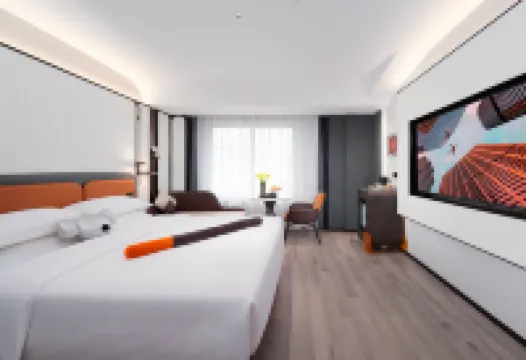 Duolanda V Hotel (Nanchang Bayi Square Shengjin Tower) Hotels near Shengjinta