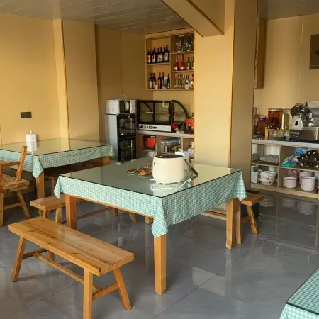 Linjiang Chunfengli Hotel