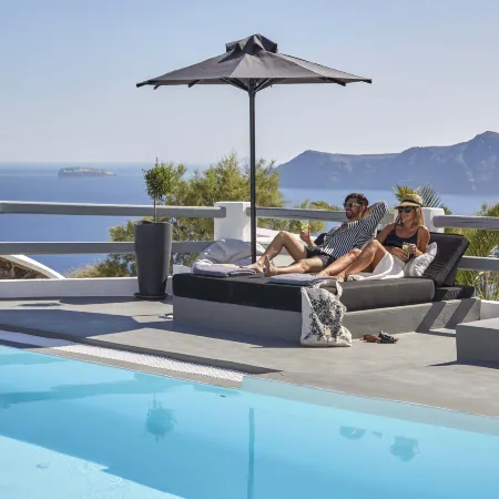Mr & Mrs. White Oia - Santorini Отели рядом с достопримечательностью «Пляж мыса Колумбо»