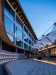 SANJNGY . Serene Realm Hotel (Jiuzhaigou Visitor Center) - parking