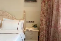 Meilun • City Resort PLUS Hotel (Guilin Xing'an Qinhuang Palace Lingqu Water Street)