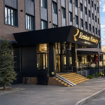 Renion Almaty Hotel โรงแรมใกล้Military-Historical Museum